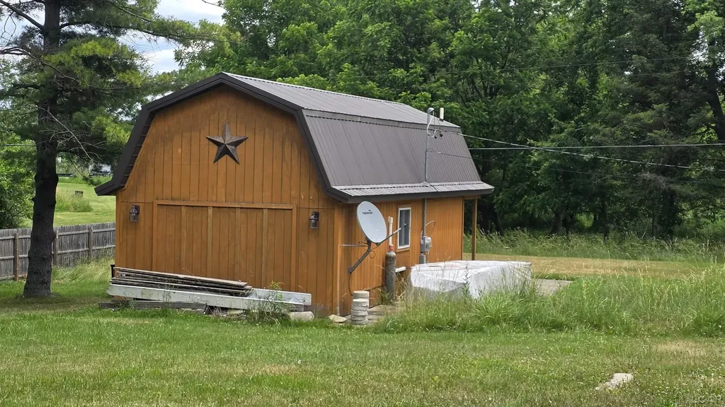 6591 S Tripp Road Jefferson Township MI 49266