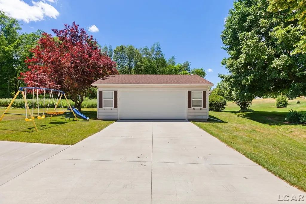 8826 Hawthorne Drive Tecumseh Township MI 49221