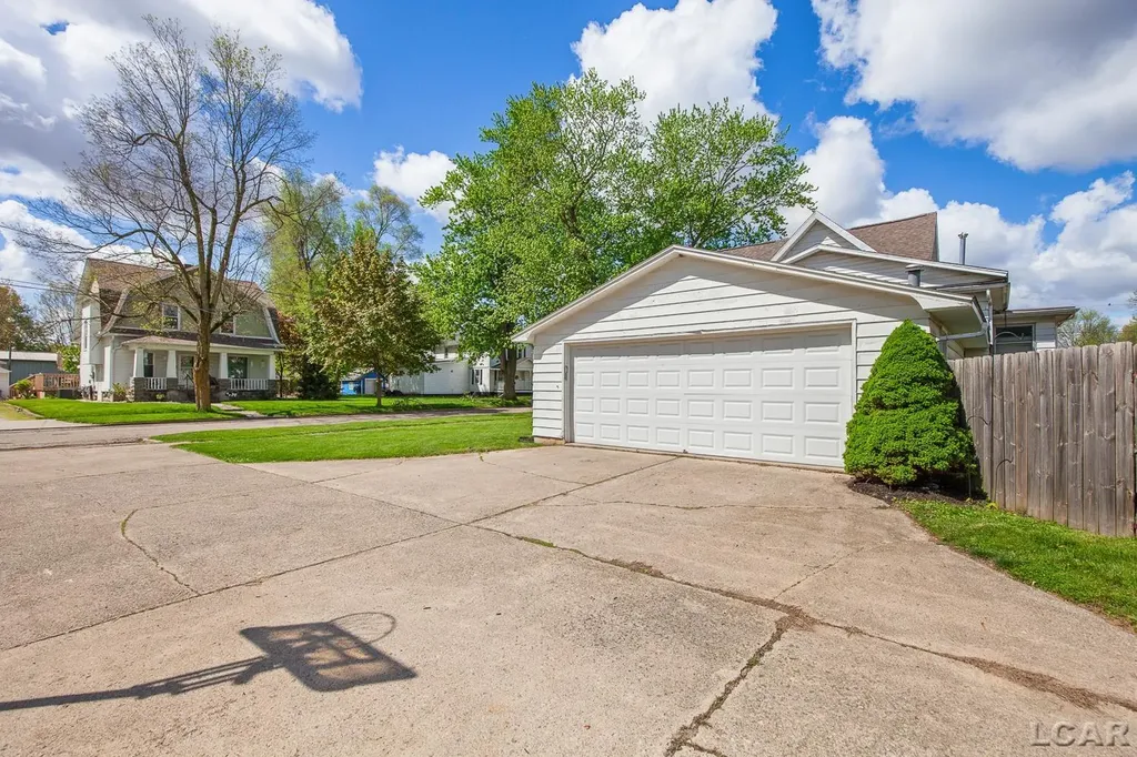 203 E Congress Street Morenci City MI 49256