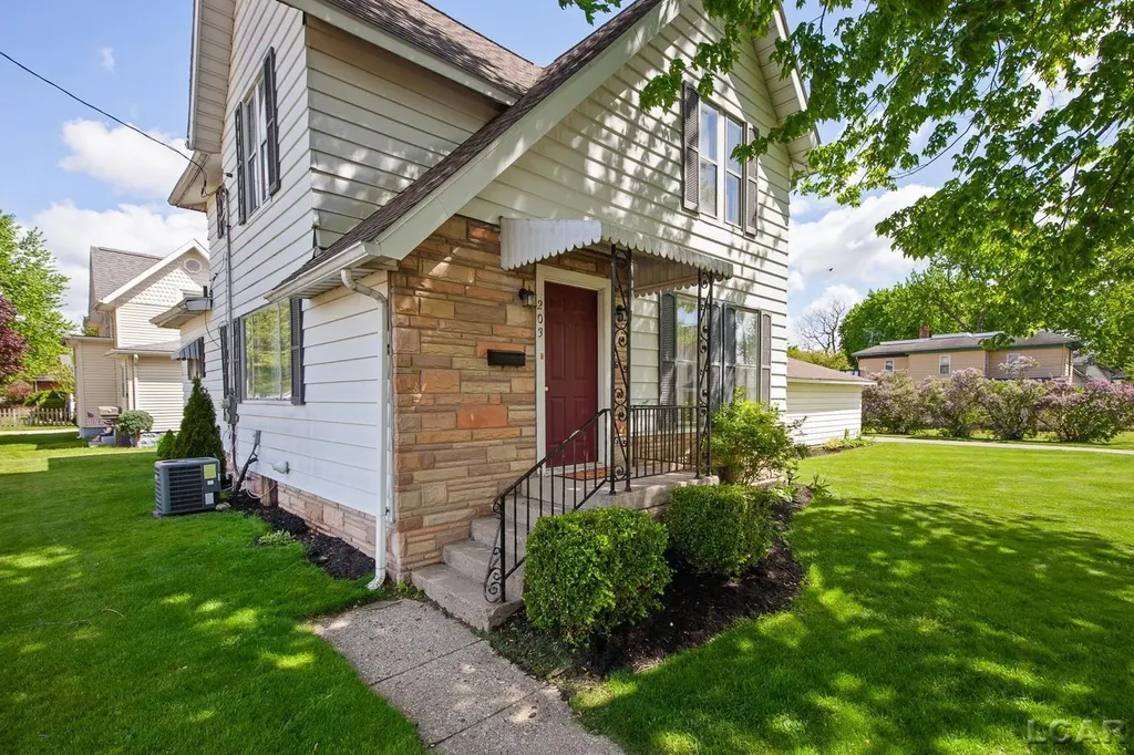 203 E Congress Street Morenci City MI 49256