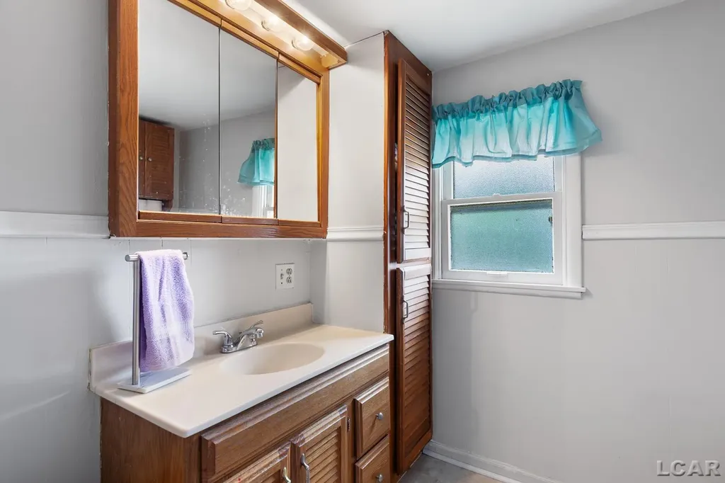 203 E Congress Street Morenci City MI 49256