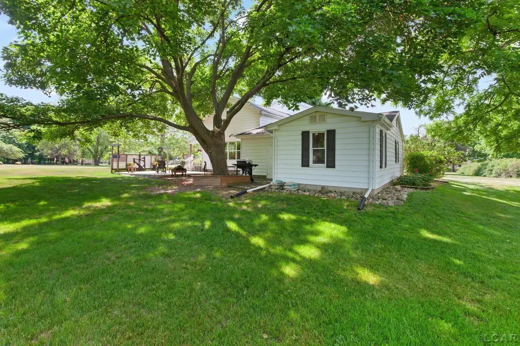 807 Conklin Drive Tecumseh City MI 49286