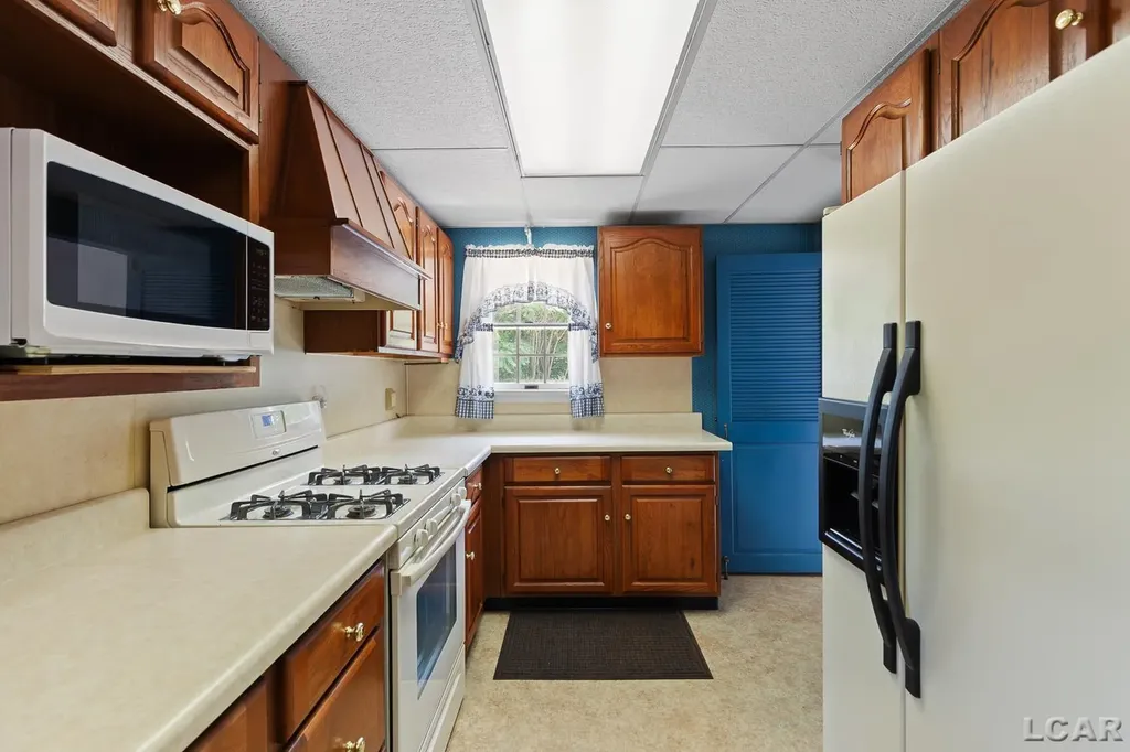 302 Croswell Street Adrian City MI 49221