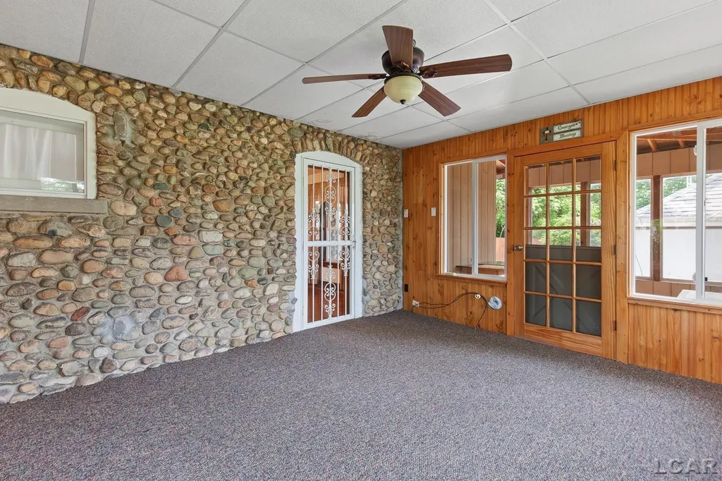 302 Croswell Street Adrian City MI 49221