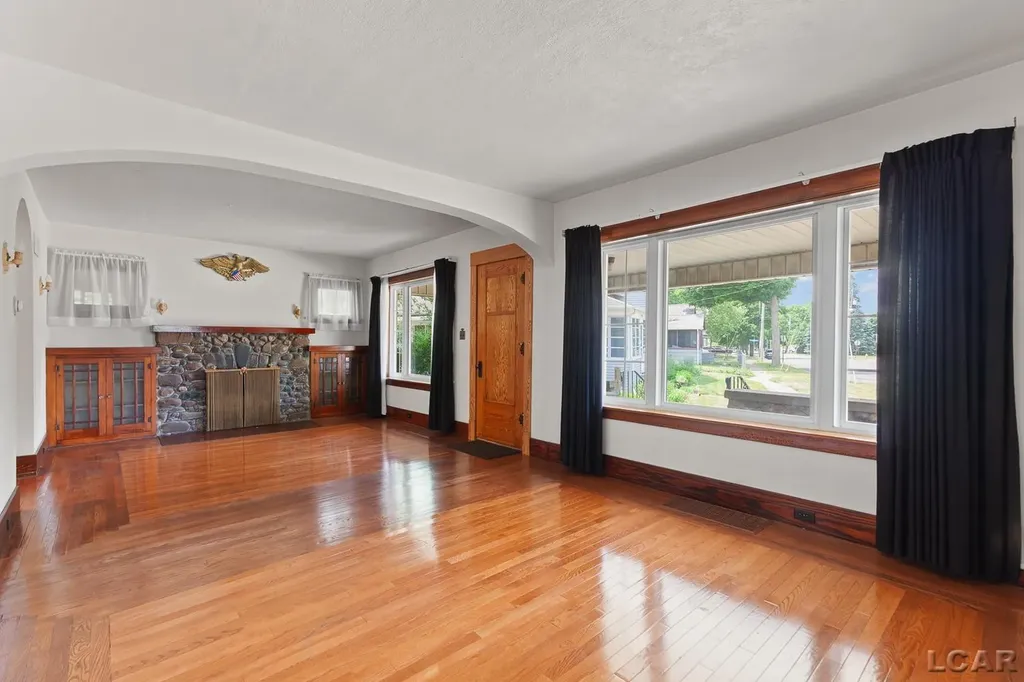 302 Croswell Street Adrian City MI 49221