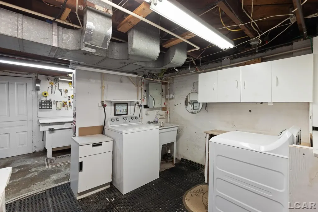 302 Croswell Street Adrian City MI 49221