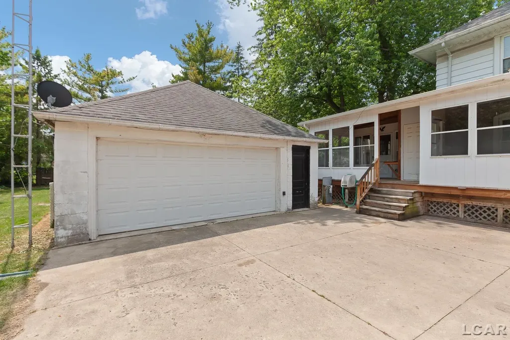 302 Croswell Street Adrian City MI 49221