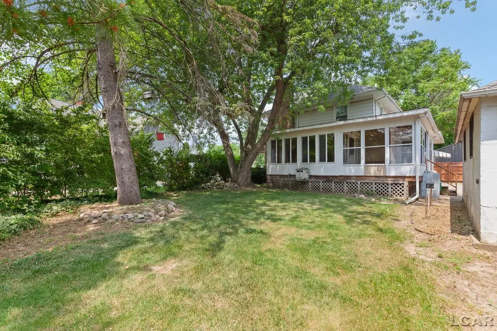 302 Croswell Street Adrian City MI 49221