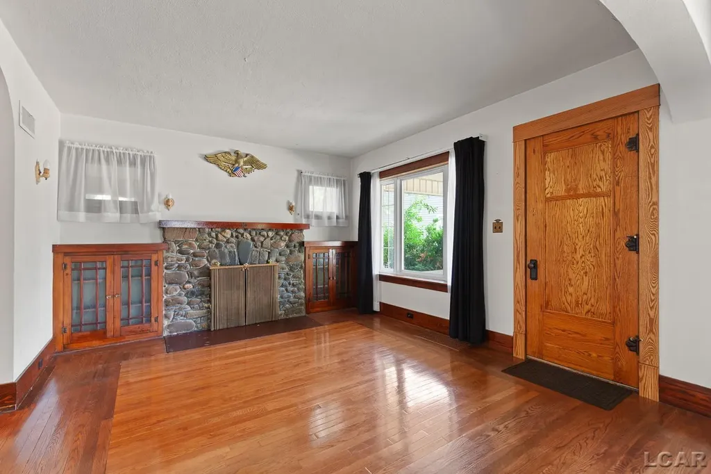 302 Croswell Street Adrian City MI 49221