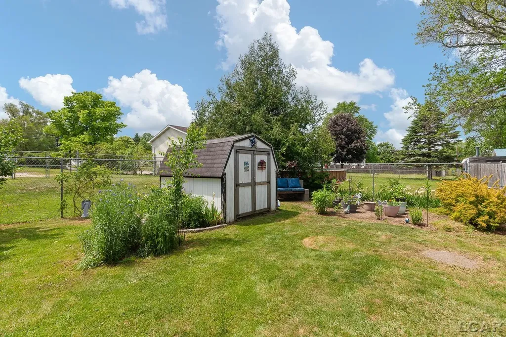 1112 Jane Street Tecumseh City MI 49286