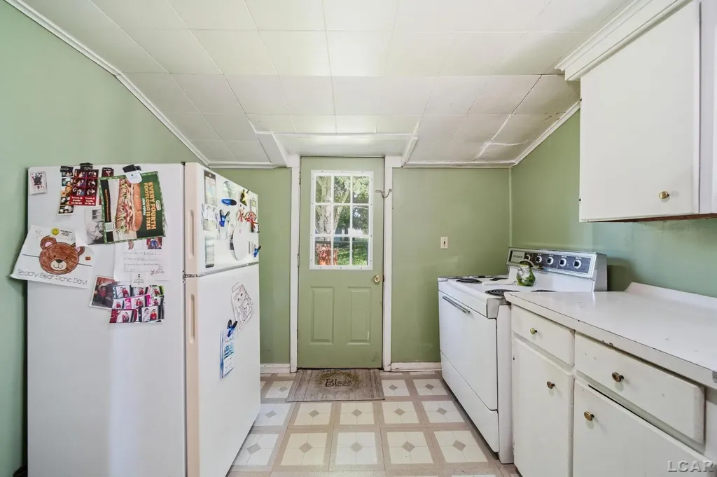 215 S Jackson Street Addison Village MI 49220
