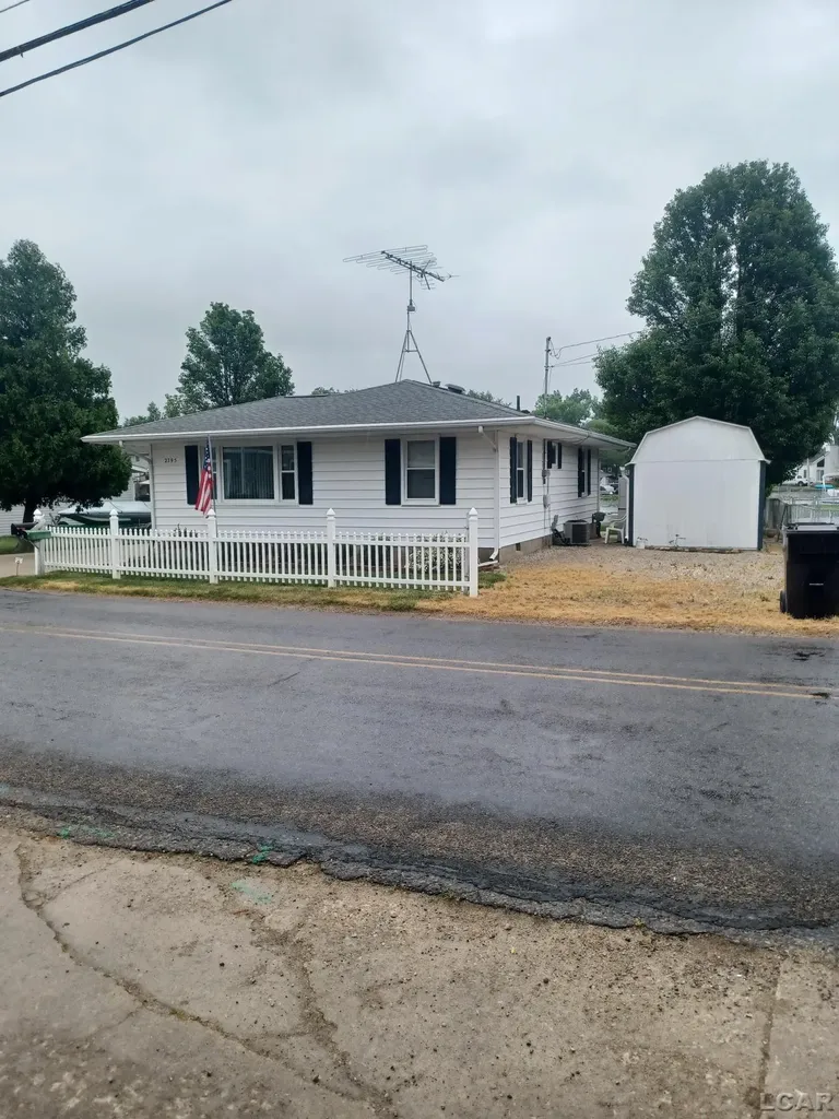 2795 Round Lake Highway Rollin Township MI 49253