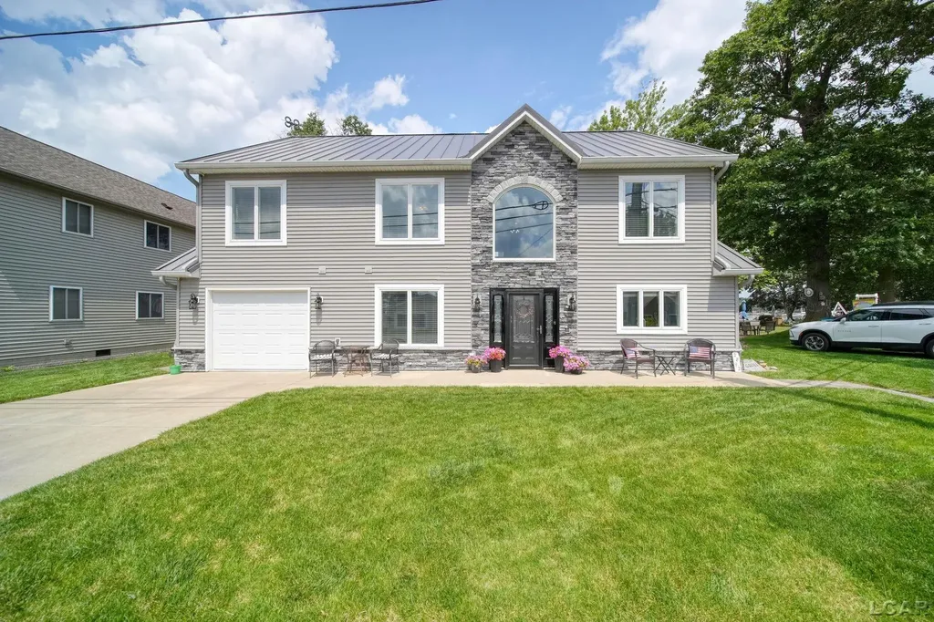 2892 Round Lake Highway Rollin Township MI 49253