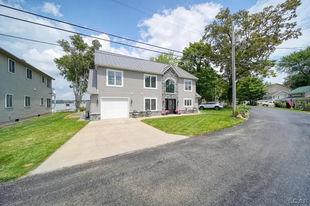 2892 Round Lake Highway Rollin Township MI 49253
