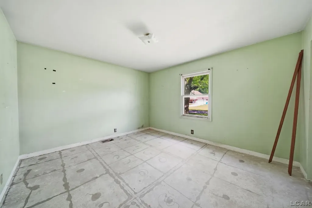 3940 Round Lake Highway Woodstock Township MI 49253