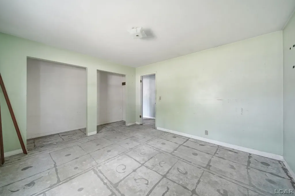 3940 Round Lake Highway Woodstock Township MI 49253