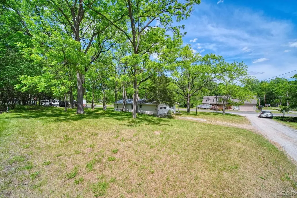 3940 Round Lake Highway Woodstock Township MI 49253