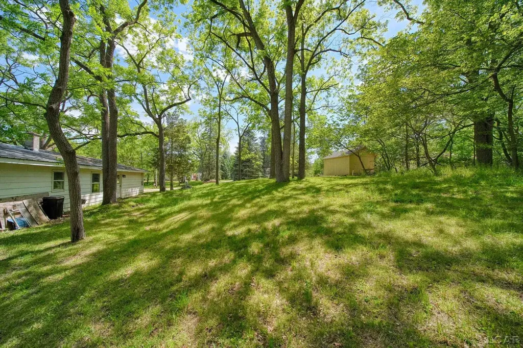 3940 Round Lake Highway Woodstock Township MI 49253