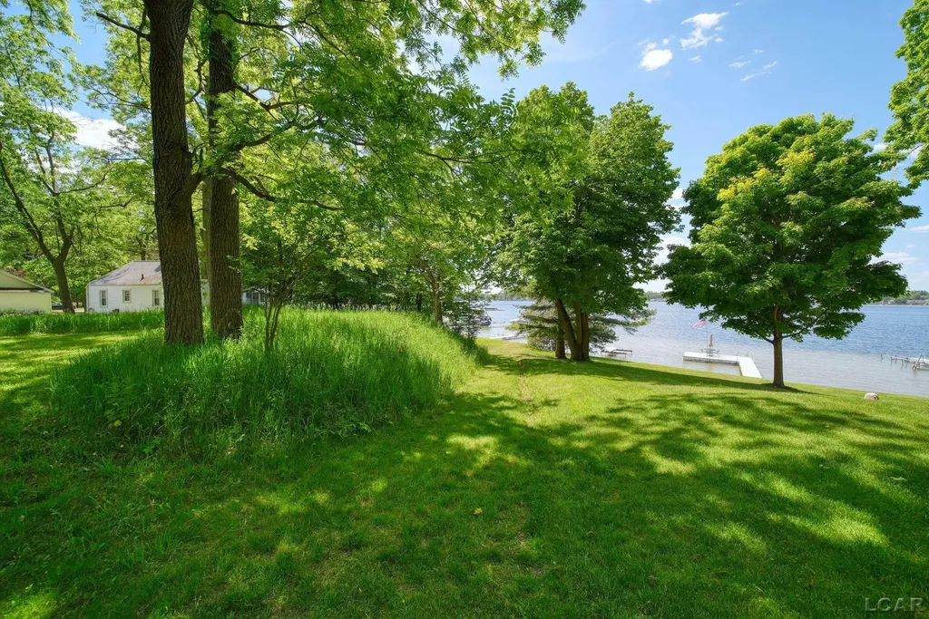 3940 Round Lake Highway Woodstock Township MI 49253