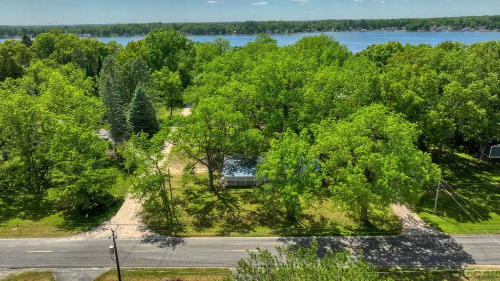 3940 Round Lake Highway Woodstock Township MI 49253