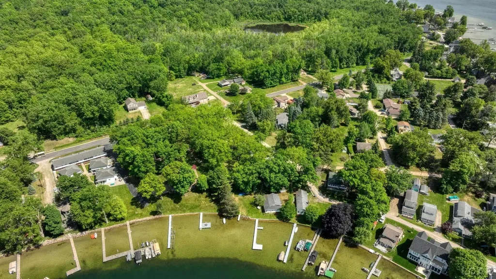 3940 Round Lake Highway Woodstock Township MI 49253