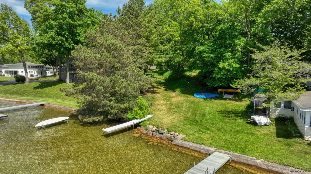 3940 Round Lake Highway Woodstock Township MI 49253