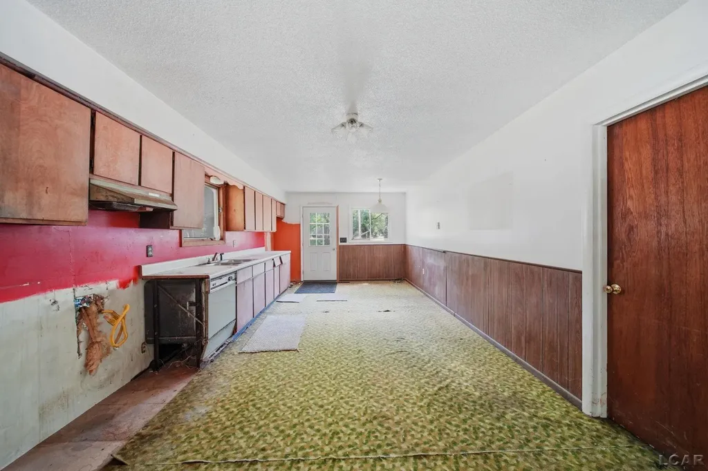 3940 Round Lake Highway Woodstock Township MI 49253