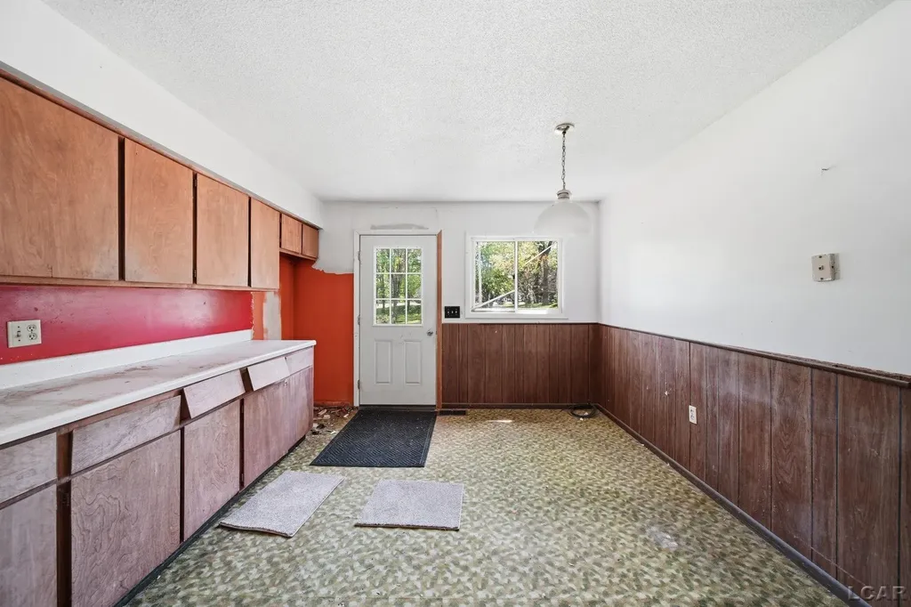 3940 Round Lake Highway Woodstock Township MI 49253