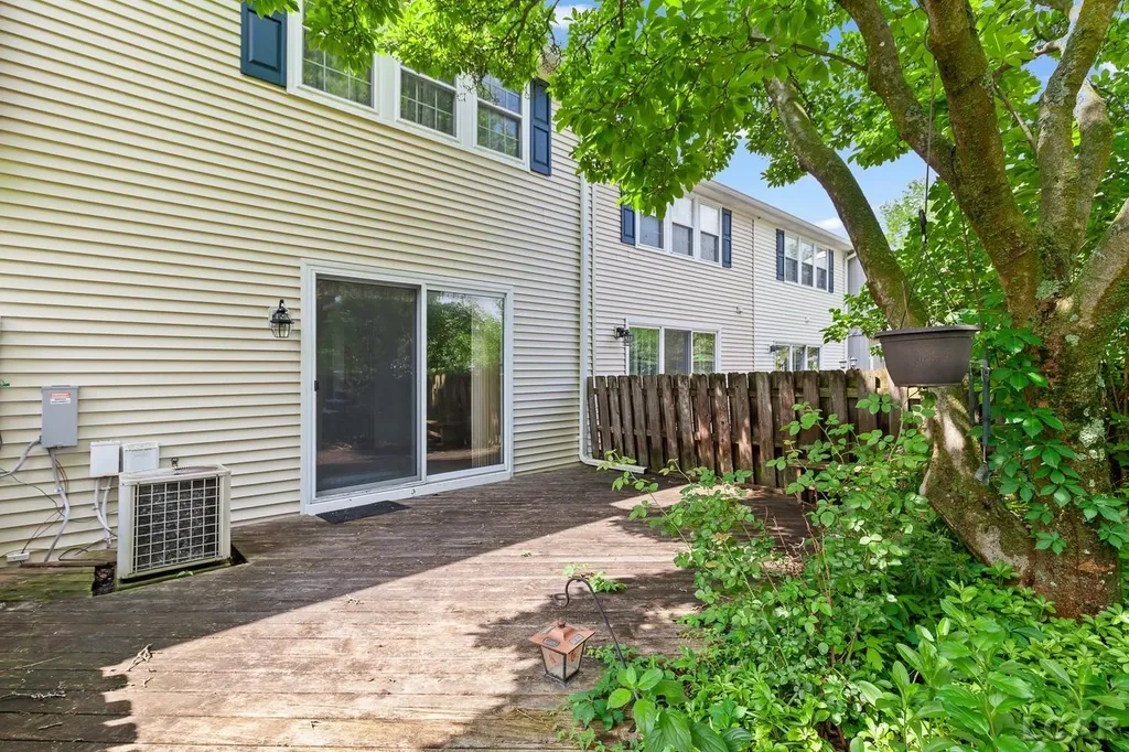42948 Richards Court Northville Township MI 48167