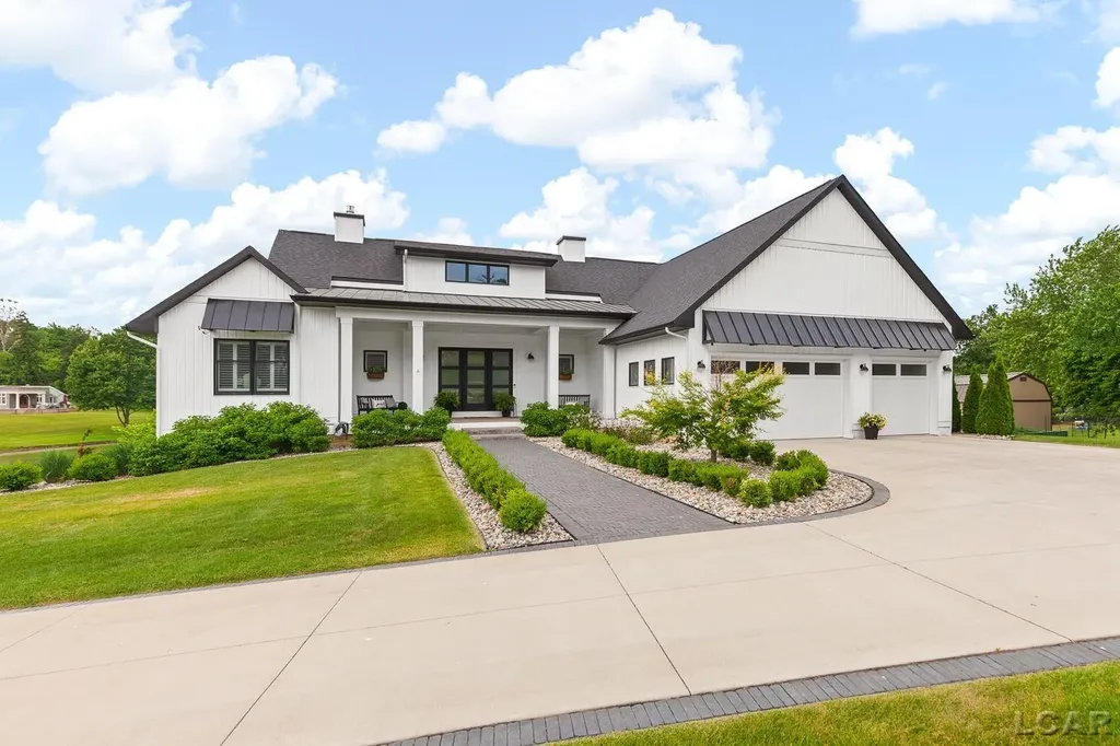 575 Budlong Street Adrian City MI 49221