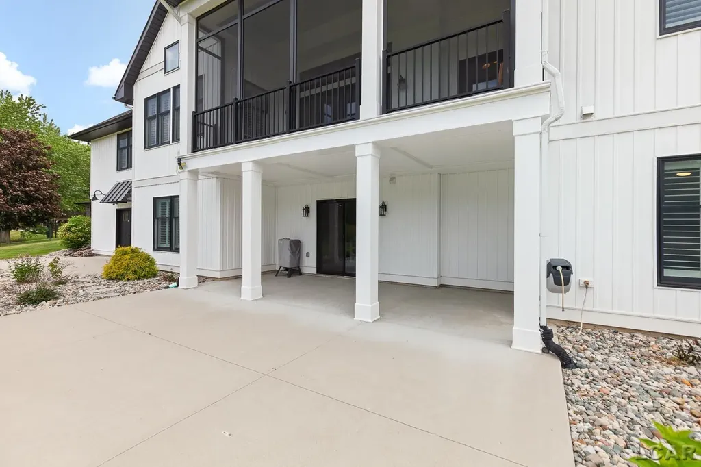 575 Budlong Street Adrian City MI 49221