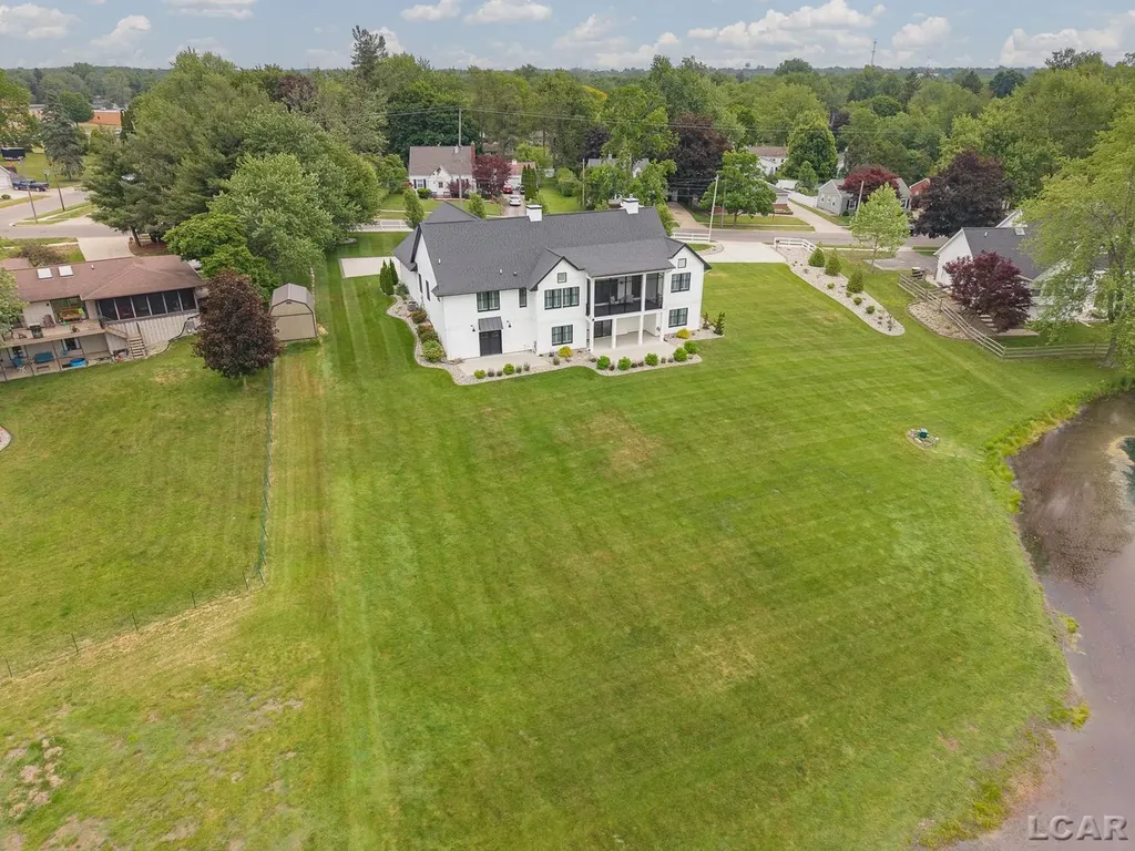 575 Budlong Street Adrian City MI 49221