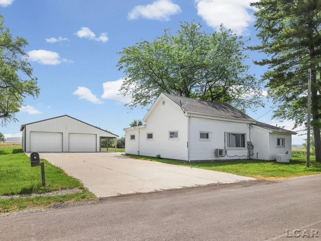 2405 S Piotter Highway Deerfield Township MI 49228