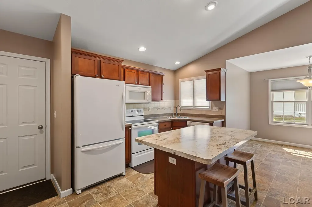784 W Maple Avenue Adrian City MI 49221