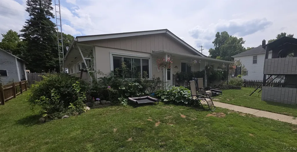607 Oak Street Hudson City MI 49247