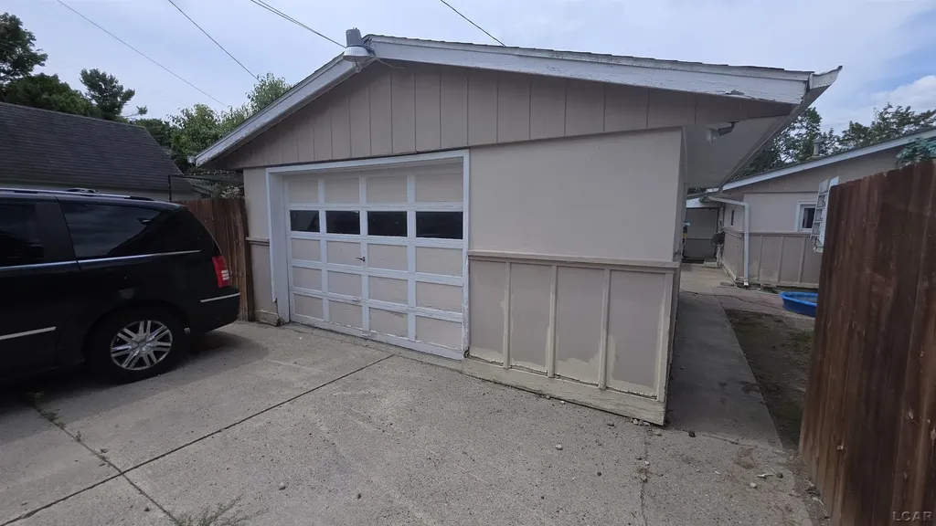 607 Oak Street Hudson City MI 49247