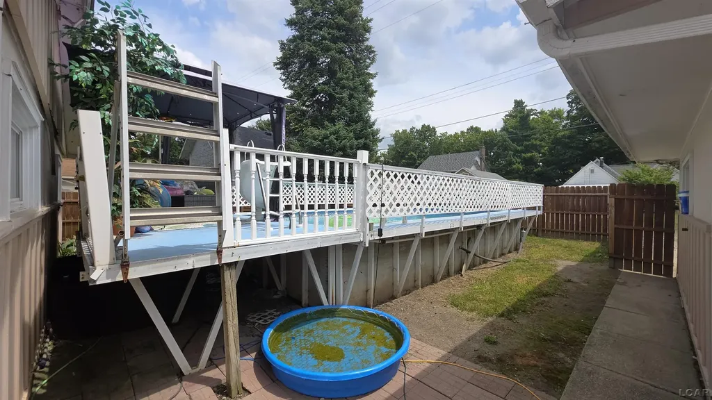 607 Oak Street Hudson City MI 49247