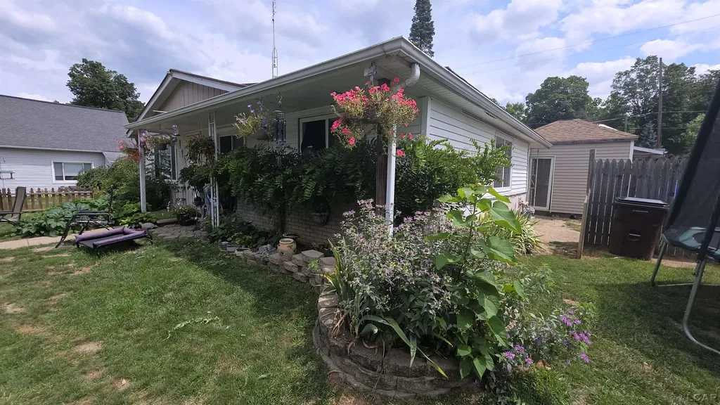 607 Oak Street Hudson City MI 49247