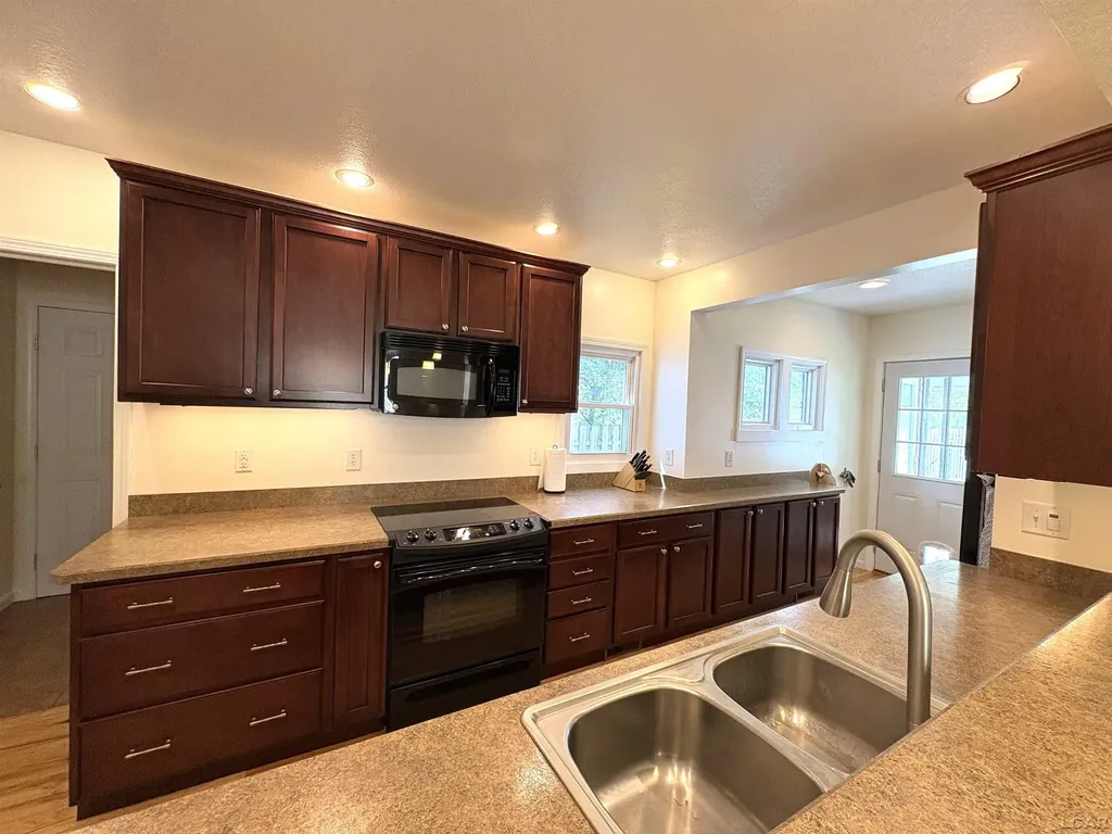 507 S Pearl Street Tecumseh City MI 49286