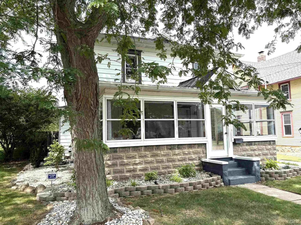 507 S Pearl Street Tecumseh City MI 49286