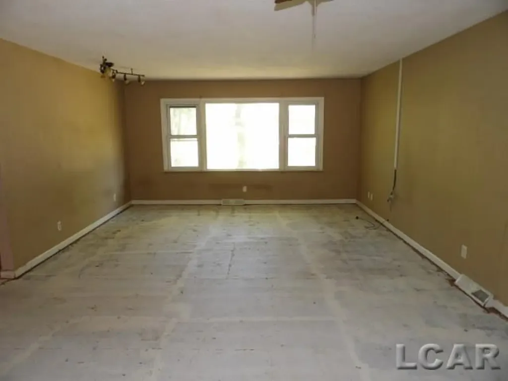 3251 Maplewood Avenue Bedford Township MI 48144