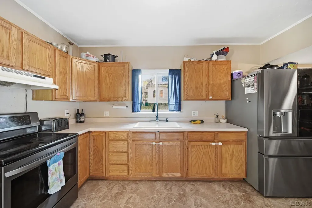 134 S Broad Street Hillsdale City MI 49242