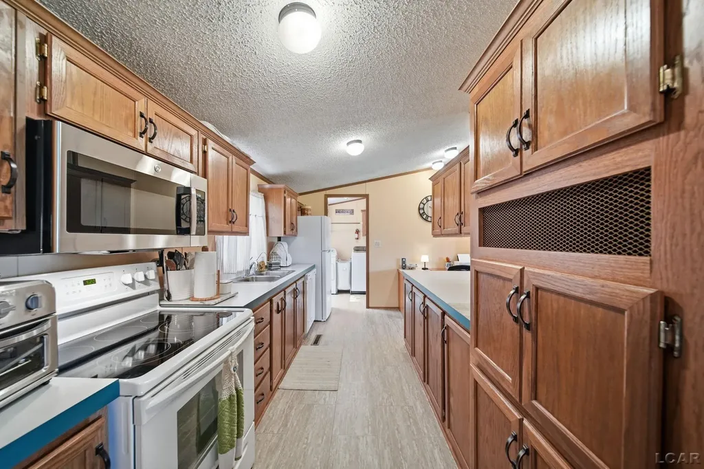 1052 Meanwell Road Dundee Township MI 48131