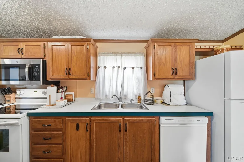 1052 Meanwell Road Dundee Township MI 48131