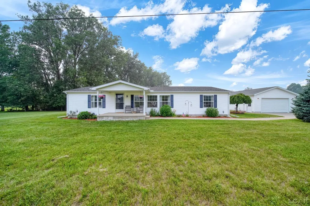 1052 Meanwell Road Dundee Township MI 48131