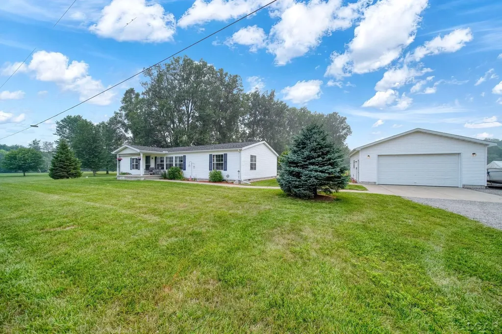 1052 Meanwell Road Dundee Township MI 48131