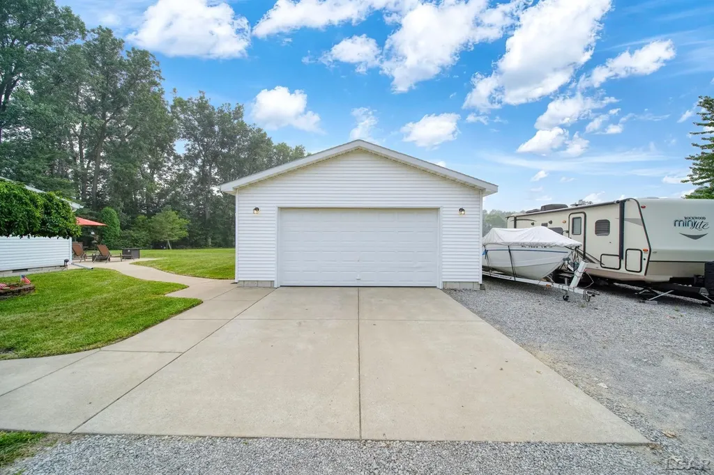 1052 Meanwell Road Dundee Township MI 48131