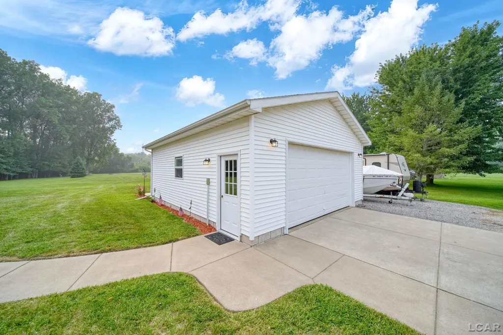 1052 Meanwell Road Dundee Township MI 48131