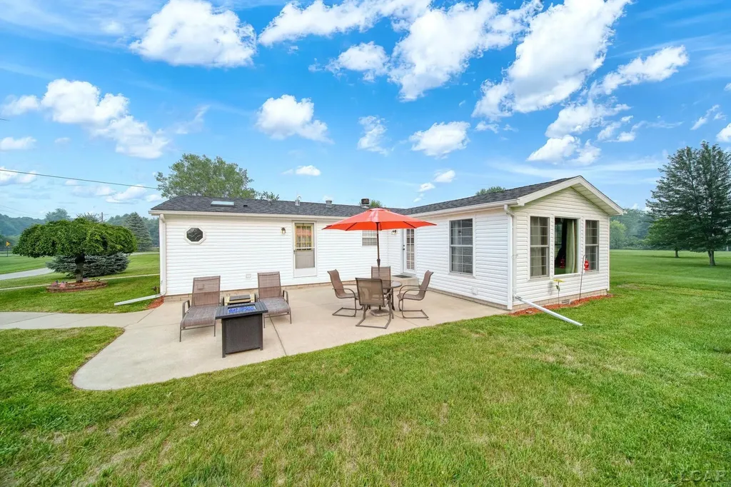 1052 Meanwell Road Dundee Township MI 48131
