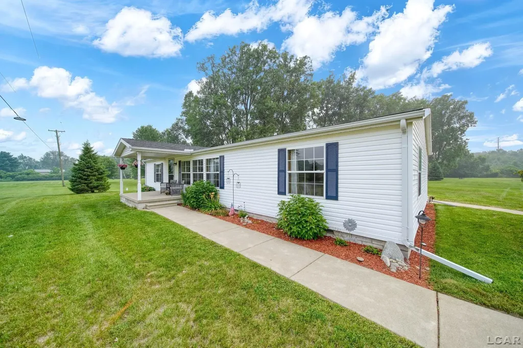 1052 Meanwell Road Dundee Township MI 48131